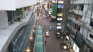 タニヤ通りにある商業ビル