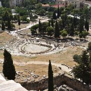 ギリシャ最古の半円形の劇場　