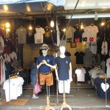 ウィークエンド マーケット (チャトゥチャック市場)