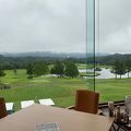 山の中にあり景色が綺麗なゴルフ場のホテルです。
