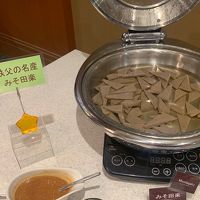 朝食バイキングで秩父名物も食べられます。