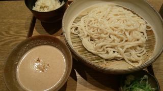 季節の炊き込みごはん付き