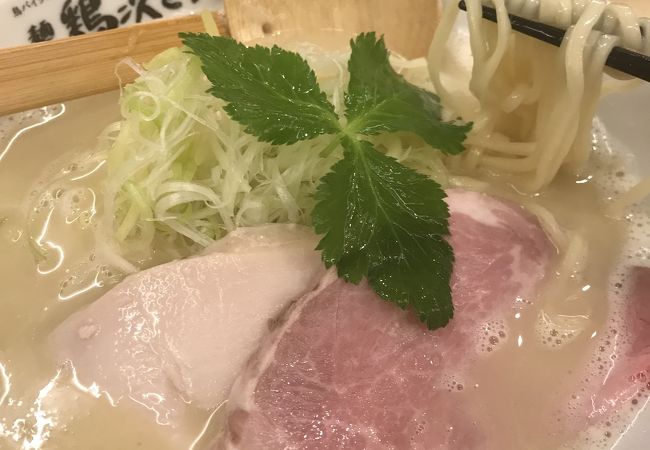 鶏パイタンとハマグリのＷスープ