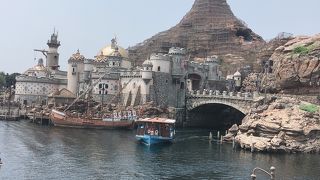 確かに夢の国だが。。。