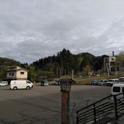 山間にある大きな道の駅