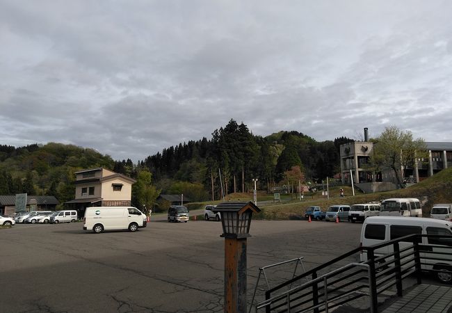 山間にある大きな道の駅