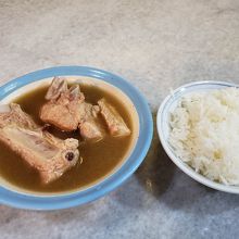 黄亜細肉骨茶餐室 (ランゴーンロード店)
