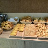 朝食のパン類。