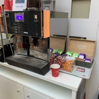 コーヒーやお茶は、ロビー横で無料
