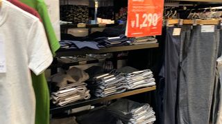 コンパクトなお店