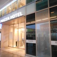 入口はローソン横から。