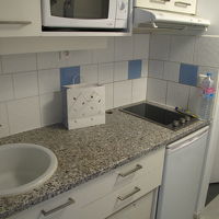 キッチン。調理道具はそろっています。