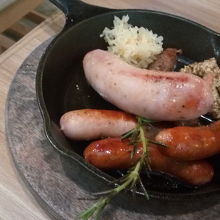 ソーセージ盛り合わせ　￥１１００