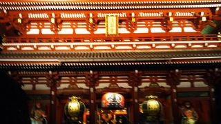 夜の浅草寺