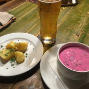 ピンク色のスープとツェペリナイ