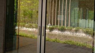 とても個性的な建築物の美術館