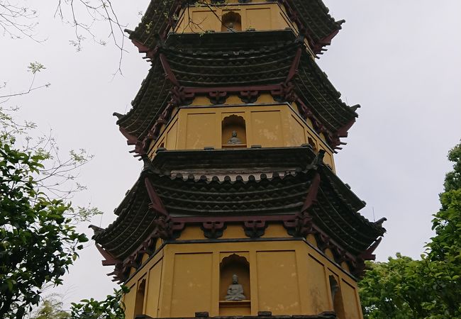 ２つの塔など美しい境内が素晴らしい寺