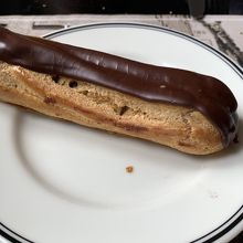 デザートは、エクレアを選択