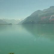 ルツェルンからインターラーケンオストまでの間にある絶景の湖