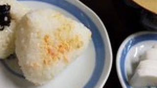 なっちゃったレトロの人気店で朝食