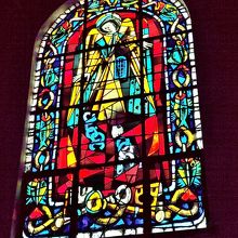 サン ピエール教会のステンドグラス
