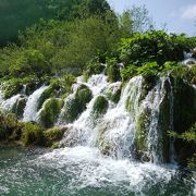 小さな滝が沢山