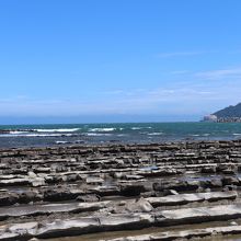 「鬼の洗濯板」と呼ばれる岩礁