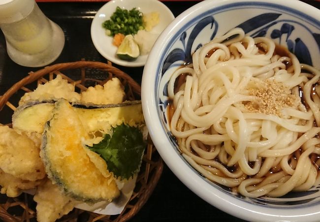 店員さんが元気で良い、うどん屋さん!!