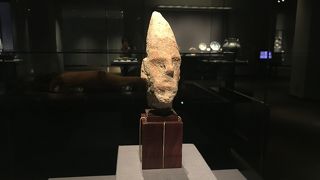 中東の出土品を見に