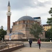 セルディカ駅近くにあるモスク