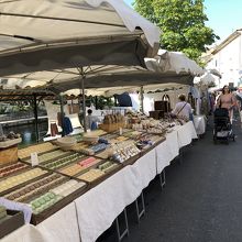 リル シュル ラ ソルグの骨董市