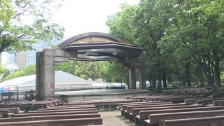 たまに無料コンサートをやっています。