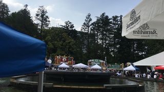 吉田修一のパークライフに出てくる噴水です。