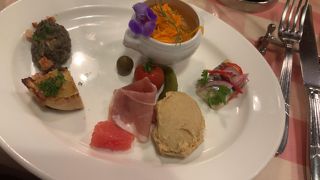 なかなか美味しい料理屋さんでした