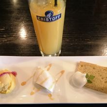 デザートとドリンク