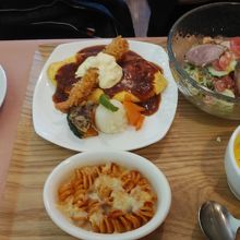 グルメサラダ6オムレツ&エビフライカフェです