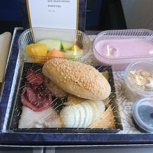 DUB-AMSの機内食