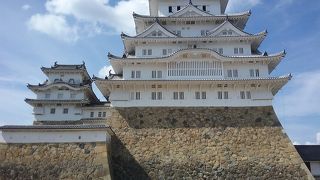 漆喰の白色が落ち着いてきた