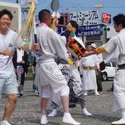 花山車、鹿島連、神輿、東西囃子連のパーフォーマンス