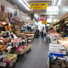 鮮魚店が多いです