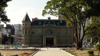 なぜか近くに寄れず。