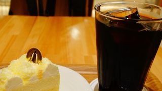 空港でもルタオのドゥーブルフロマージュ食べれます。