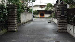 お寺が集まる地区の寺院
