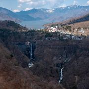 天気が良ければ華厳の滝と中禅寺湖の大パノラマ