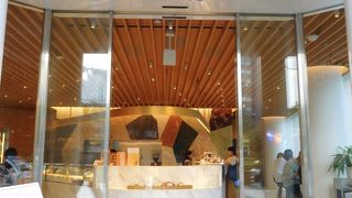 お目当てはピエール・エルメ