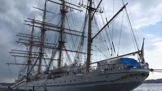 門司港で海王丸に遭遇