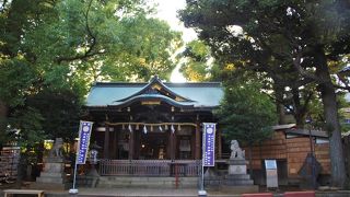 真夏の中目黒八幡神社