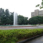 県庁前に立派な公園