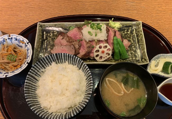 日本料理 彩々楽