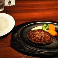 デミグラスハンバーグステーキ